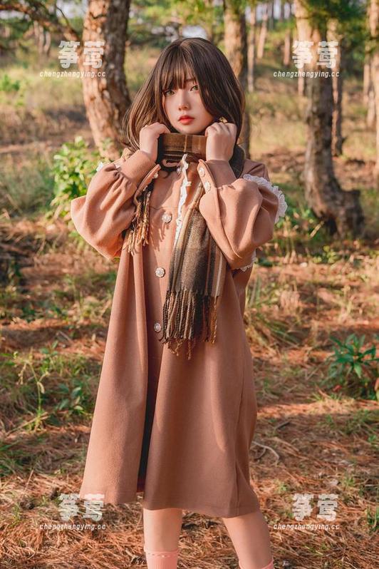 Messie Huang AA-12作品,Messie Huang的写真,藏着几分叛逆的气息。